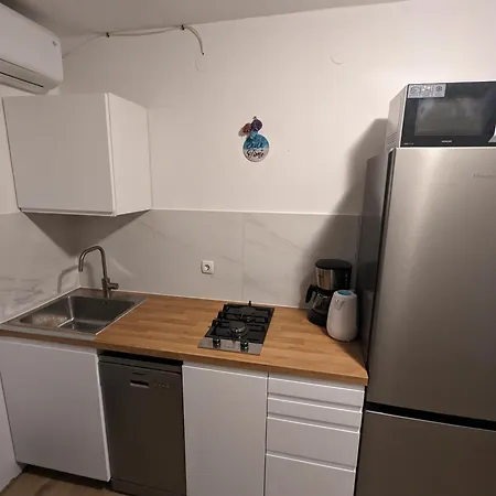 Ground Floor 50m From Back Entrance