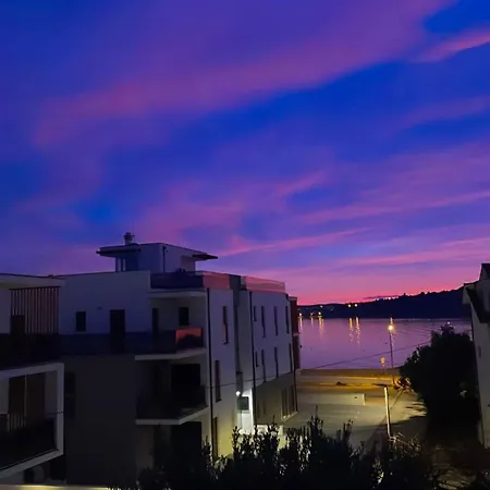 Apartman Ground Floor 50m From Back Entrance