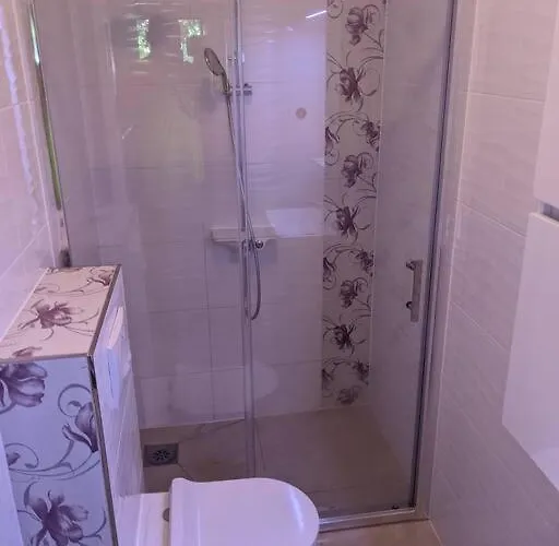 Ground Floor 50m From Back Entrance Apartamento *