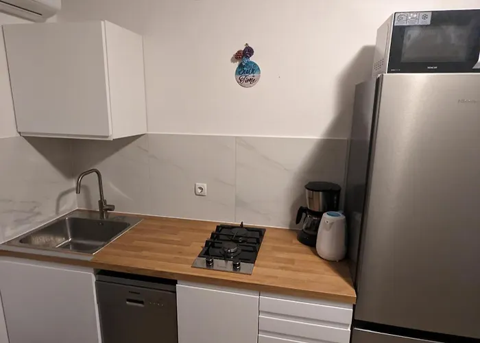 Ground Floor 50m From Back Entrance