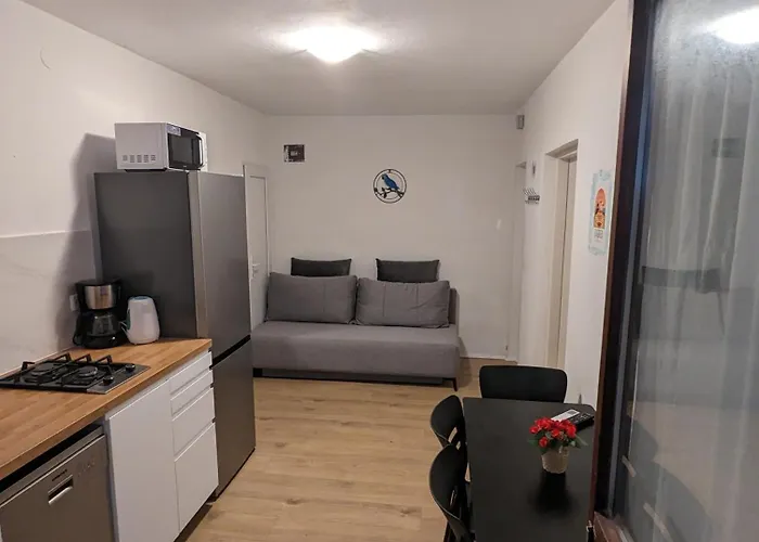 Ground Floor 50m From Back Entrance * Srima